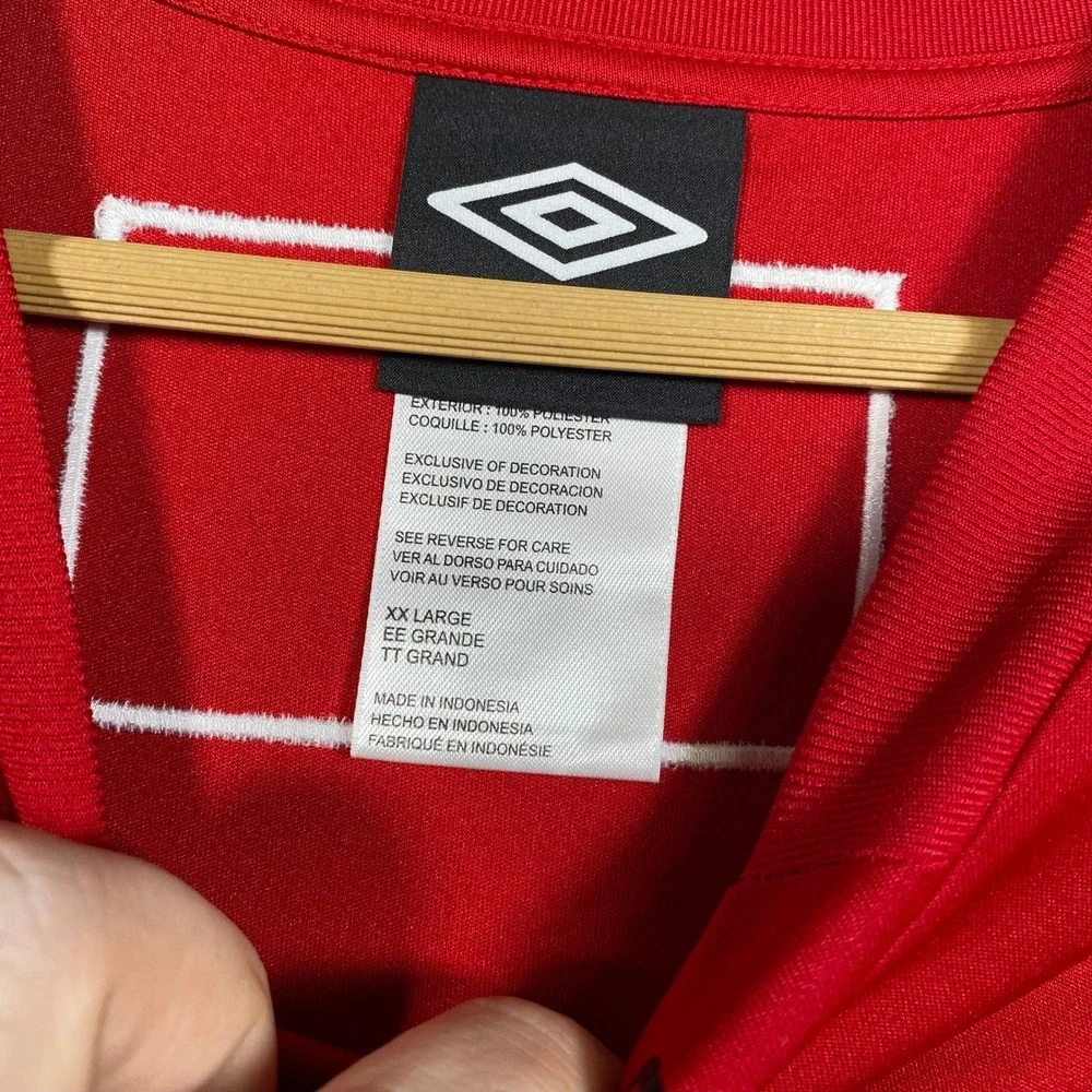 Umbro Mens Red Graphic Logo Performance T-Shirt Short Sleeve XXL Soccer Athletic